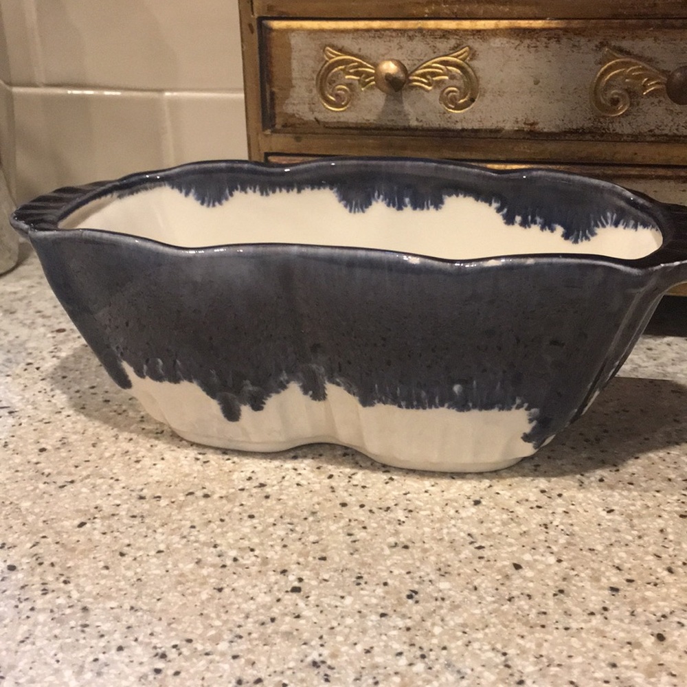 Sold.     RRP CO Roseville Vintage planter